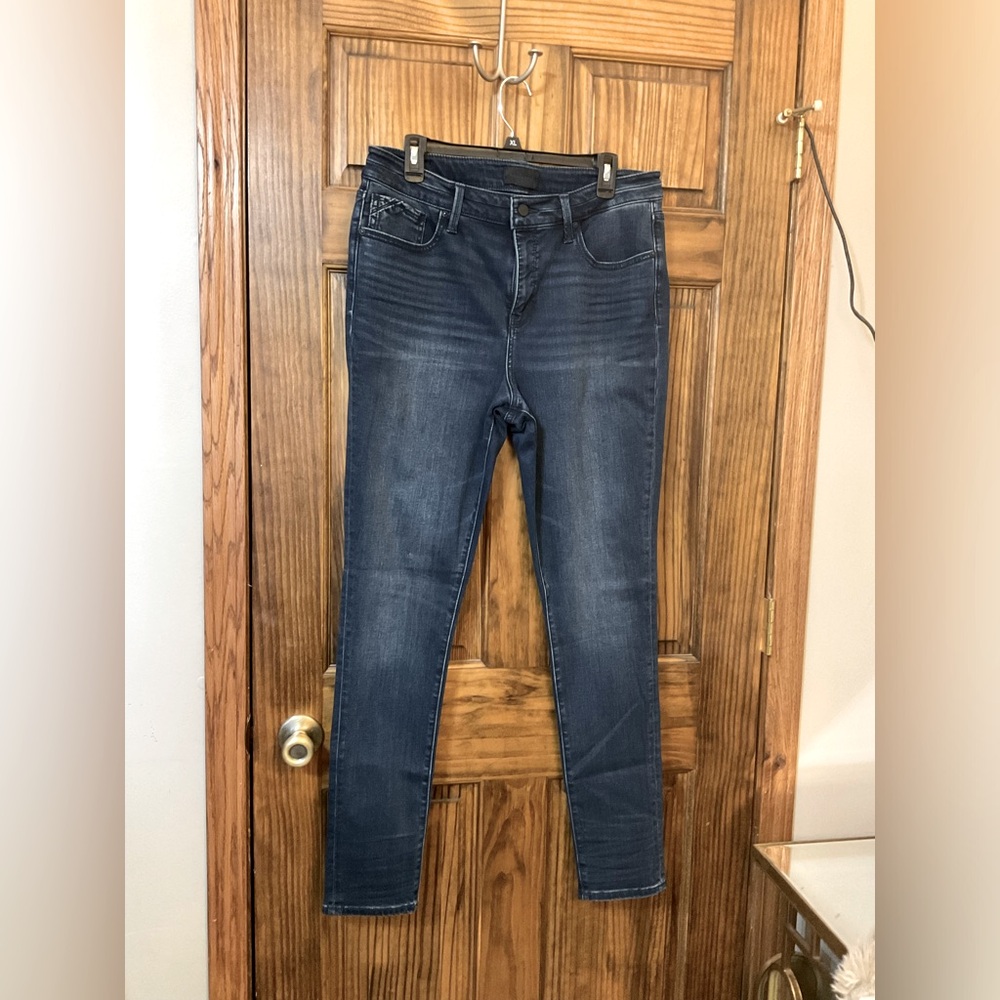 Buckle Black Curvy Skinny Women’s Jeans 34